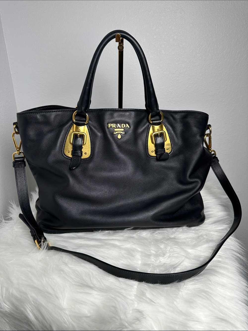 💯Authentic Prada Vitello Leather Convertible Tote Bag Black Gold Hardware🍀 - Picture 1 of 12